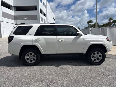 Used 2020 Toyota 4Runner SR5 Premium w/ Moonroof Package AWD/4WD image 2