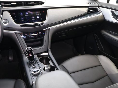 Used 2024 Cadillac XT5 Premium Luxury w/ Technology Package FWD image 17