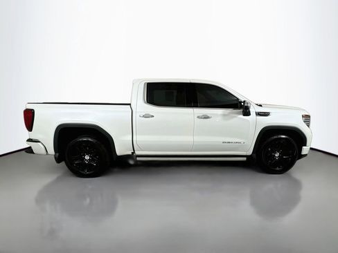 Used 2023 GMC Sierra 1500 Denali w/ Technology Package AWD/4WD image 7