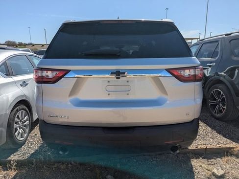 Used 2020 Chevrolet Traverse LT image 6