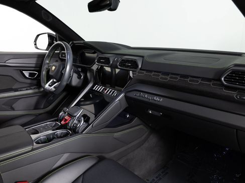 Used 2021 Lamborghini Urus AWD/4WD image 38