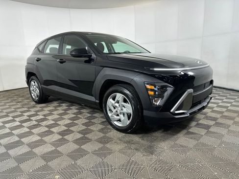 Used 2025 Hyundai Kona SE image 2