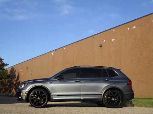 Used 2021 Volkswagen Tiguan SE R-Line image 4