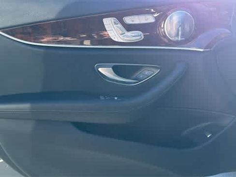 Used 2017 Mercedes-Benz E 300 4MATIC image 14