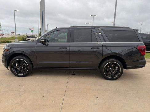 Used 2024 Ford Expedition Max Limited RWD image 2