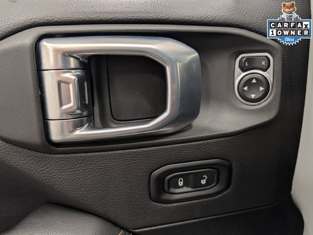 Used 2026 Jeep Wrangler Unlimited Sahara AWD/4WD image 10