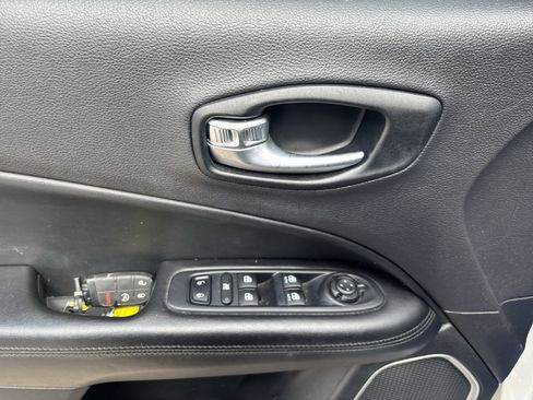 Used 2021 Jeep Compass Altitude image 16