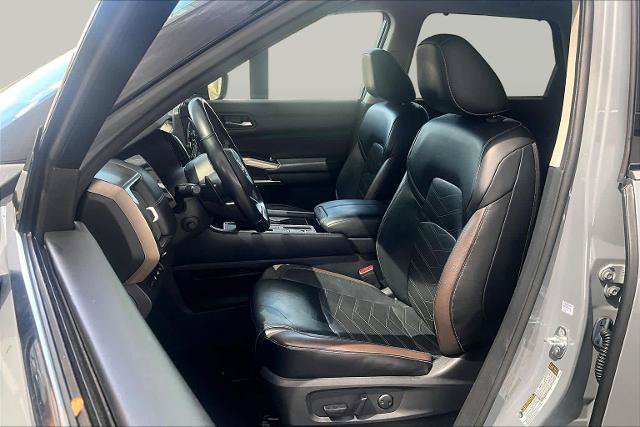 Used 2023 Nissan Pathfinder Platinum FWD image 8