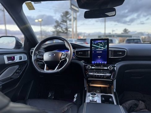 Used 2023 Ford Explorer ST w/ Technology Package image 13