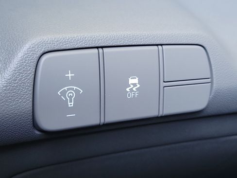 Certified 2025 Hyundai Elantra Sport FWD image 19