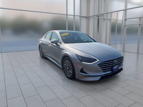 Used 2023 Hyundai Sonata Limited FWD image 2
