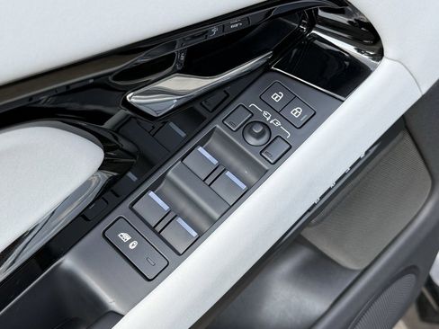 Certified 2025 Land Rover Range Rover Evoque Dynamic SE image 14