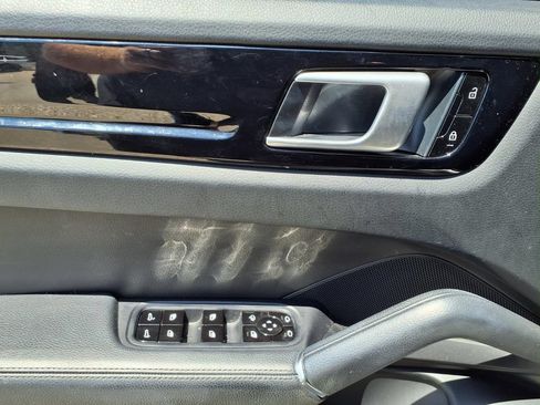Used 2020 Porsche Cayenne AWD/4WD image 11