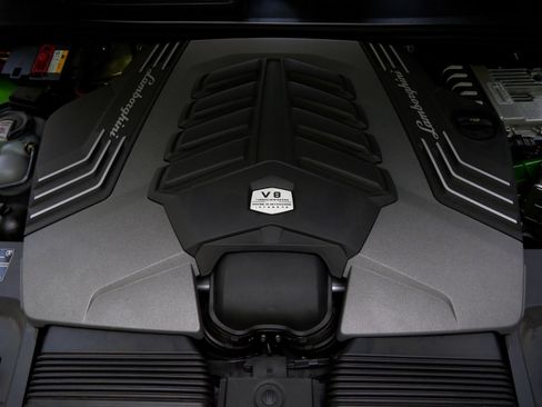 Used 2023 Lamborghini Urus Performante AWD/4WD image 42