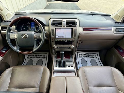 Used 2019 Lexus GX 460 Premium AWD/4WD image 18