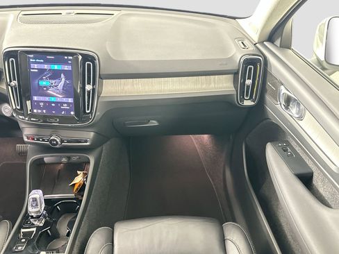 Certified 2023 Volvo XC40 B5 Plus w/ Climate Package image 25