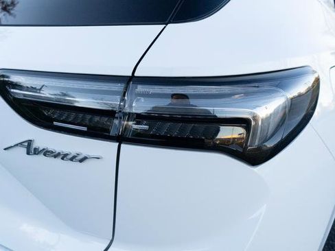 Used 2021 Buick Envision Avenir w/ Technology Package II image 39