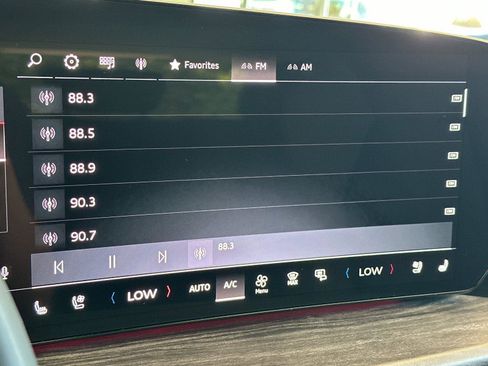 Used 2025 Audi Q5 Premium Plus w/ Premium Plus AWD/4WD image 18