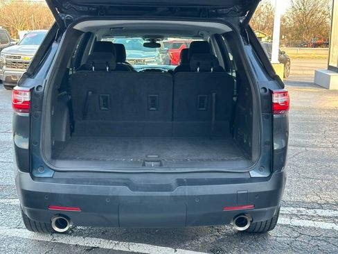 Used 2021 Chevrolet Traverse LT image 8