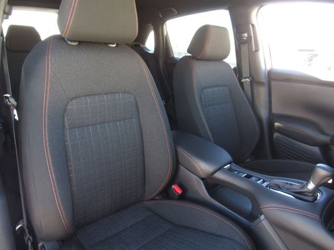 Used 2025 Honda HR-V Sport image 10