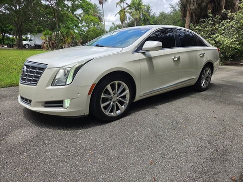 Used 2014 Cadillac XTS Luxury FWD image 3