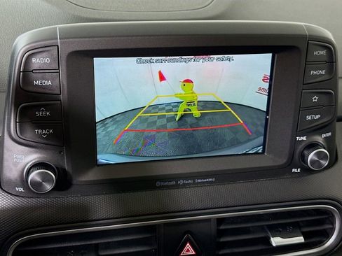 Certified 2021 Hyundai Kona Limited FWD image 6