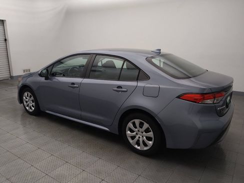 Used 2022 Toyota Corolla LE image 3