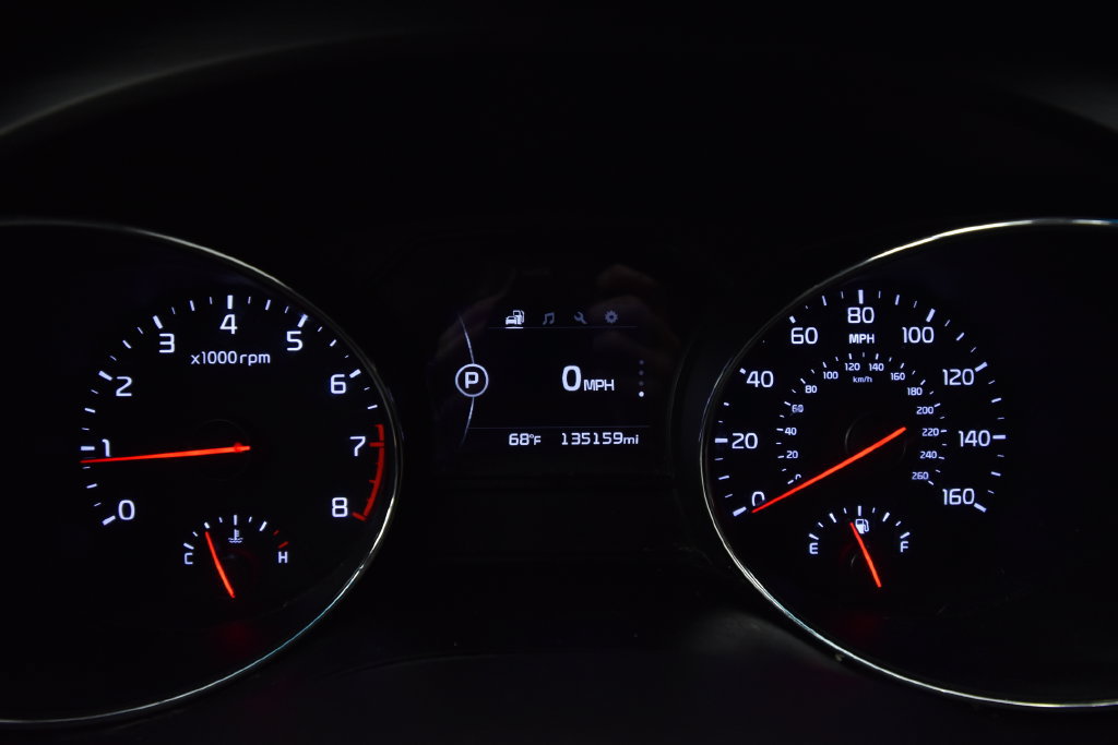 Used 2017 Kia Sedona LX w/ LX Essentials Premium Package FWD image 15