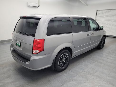 Used 2016 Dodge Grand Caravan SE FWD image 10