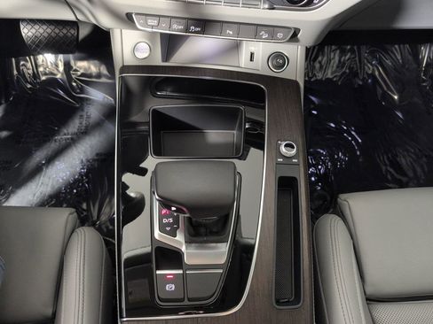 Certified 2025 Audi Q5 2.0T Premium Plus w/ Premium Plus Package image 17