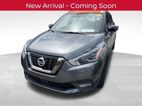 Certified 2020 Nissan Kicks SR FWD image 2