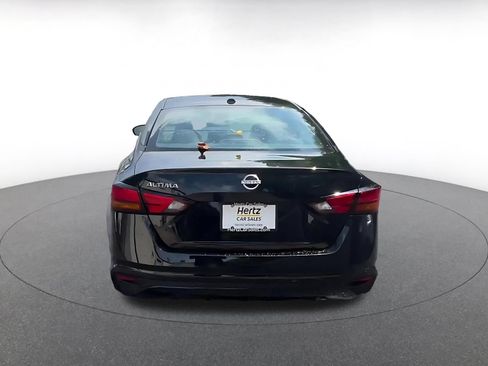 Used 2025 Nissan Altima 2.5 SV FWD image 11