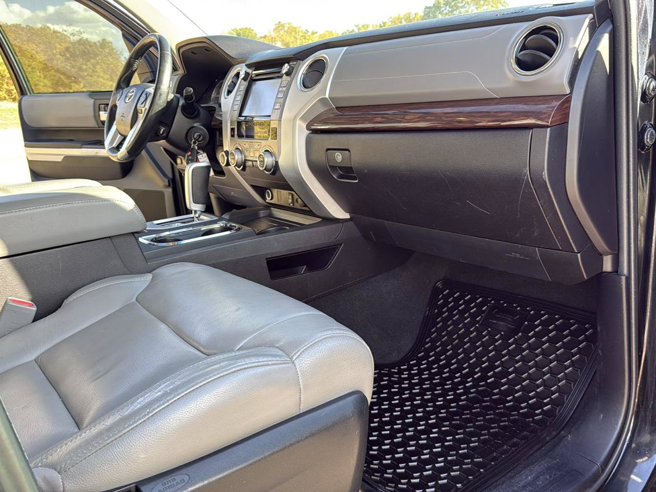 Used 2015 Toyota Tundra Limited AWD/4WD image 36