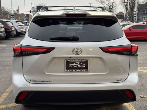 Used 2023 Toyota Highlander XLE FWD image 8