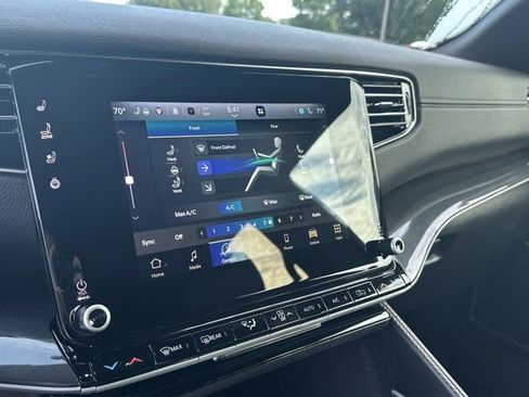 Used 2023 Jeep Wagoneer 4WD w/ Convenience Group I image 27