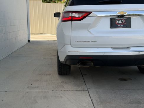 Used 2020 Chevrolet Traverse High Country AWD/4WD image 11