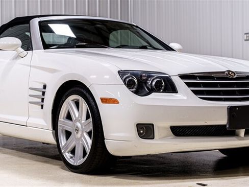 Used 2005 Chrysler Crossfire Limited RWD image 23