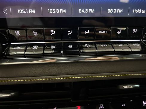 Used 2024 Chevrolet Colorado ZR2 w/ ZR2 Convenience Package III image 30