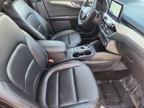 Used 2021 Ford Escape SEL image 28