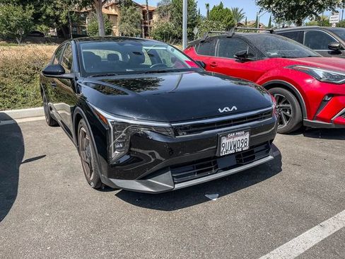 Certified 2025 Kia K4 EX FWD image 2