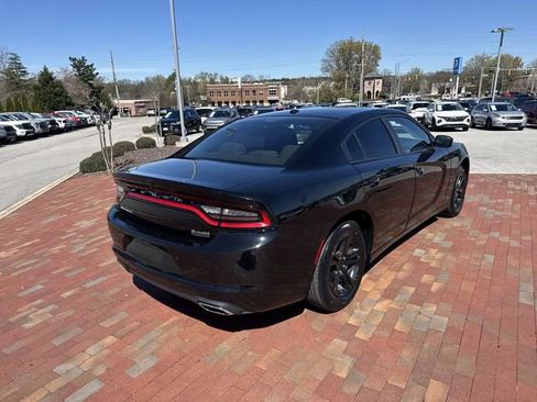 Used 2022 Dodge Charger SXT RWD image 36