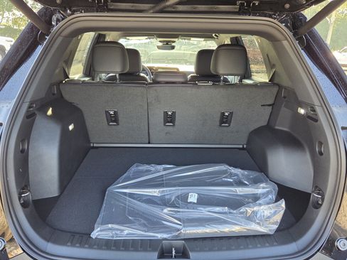 New 2026 Chevrolet Equinox LT w/ Convenience Package II FWD image 20