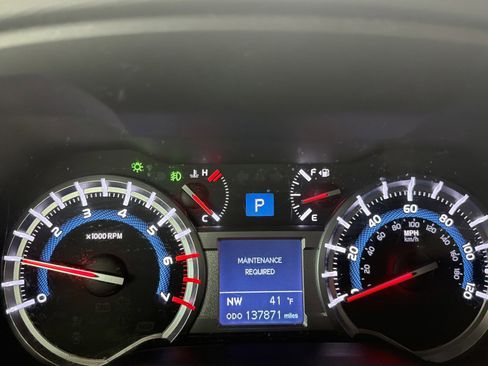 Used 2017 Toyota 4Runner SR5 Premium image 5