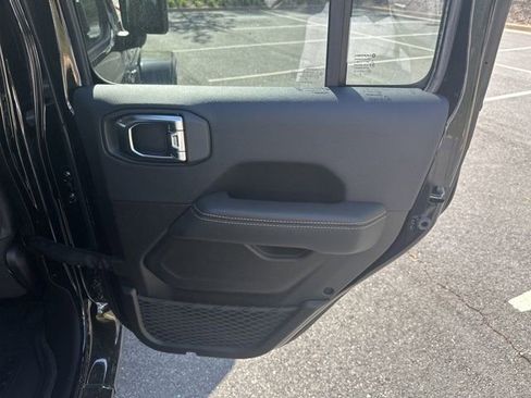 New 2025 Jeep Gladiator Sport w/ Premium Package image 17