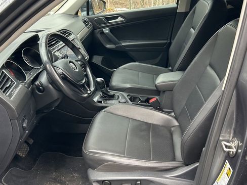 Used 2018 Volkswagen Tiguan SE w/ 3rd Row Seat Package image 5