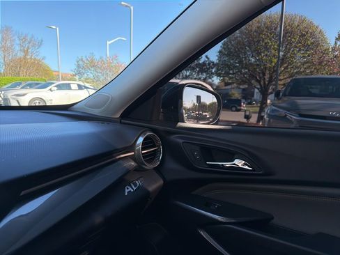 Used 2026 Chevrolet Trax ACTIV w/ Sunroof Package FWD image 36