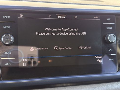 Certified 2023 Volkswagen Taos SE image 10