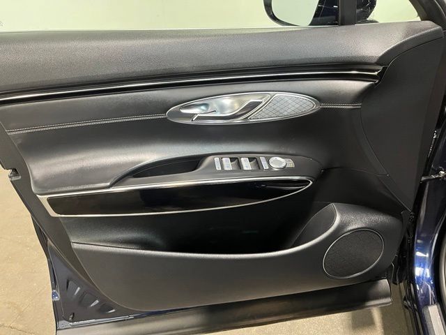 Used 2025 Genesis GV70 2.5T AWD/4WD image 20