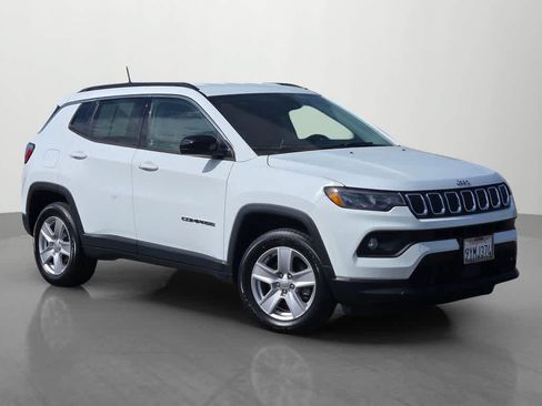 Used 2022 Jeep Compass Latitude w/ Convenience Group AWD/4WD image 8