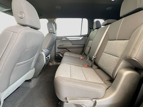 New 2026 GMC Acadia Elevation image 17